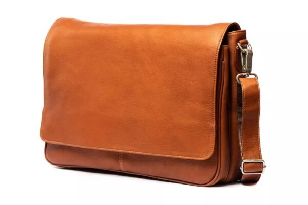 Classic Messenger Bag – Stylish & Practical Everyday Carry